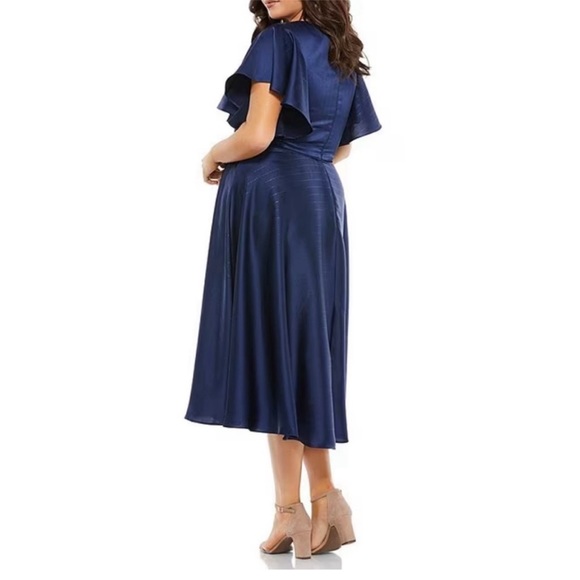 Mac Duggal Navy Dress Size 16W with Sleeves NWT - Picture 3 of 5